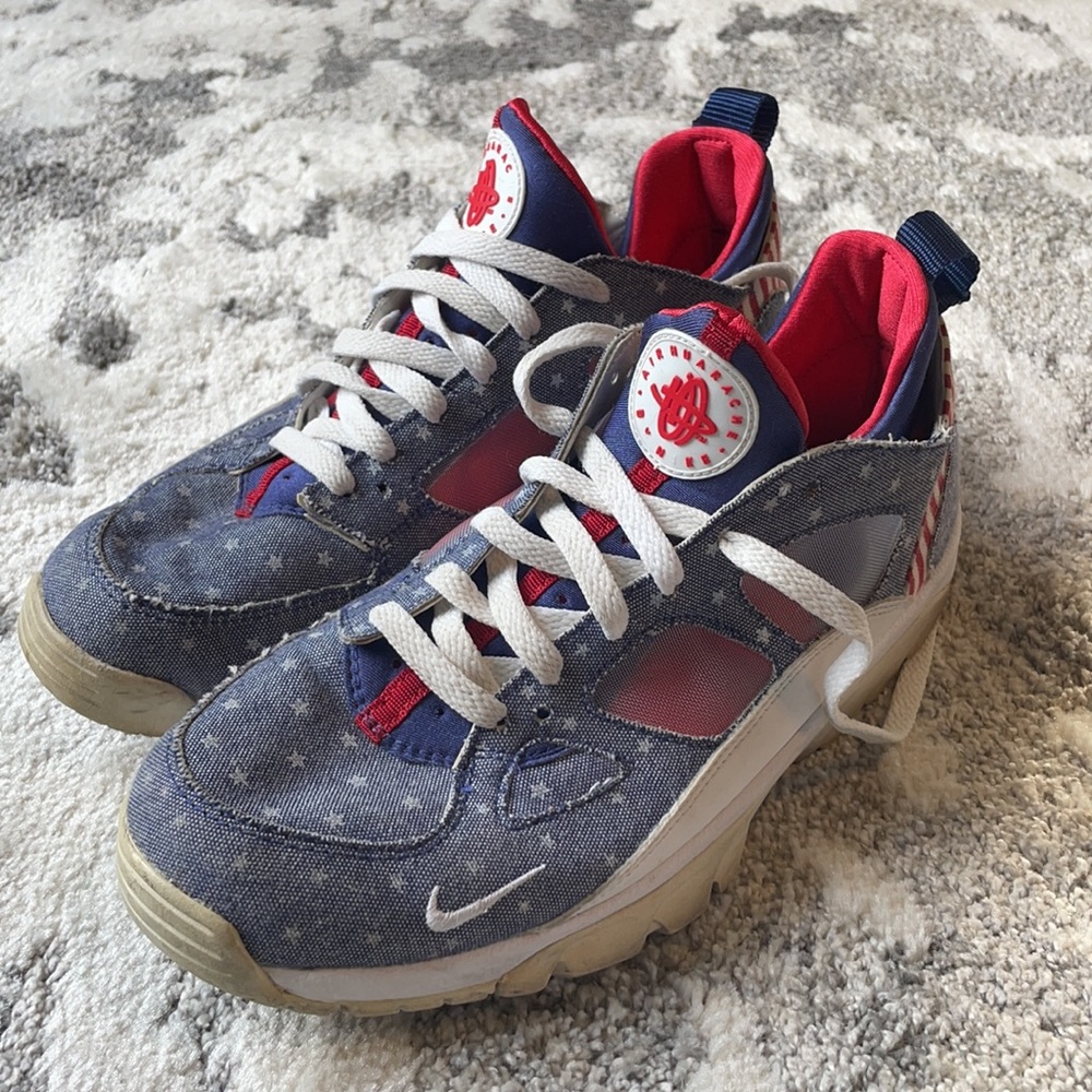 Nike Air Huarache “Home Sweet Home”